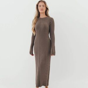 Colette Premium Long Sleeved Ribbed Knit Maxi Dress in Slate
